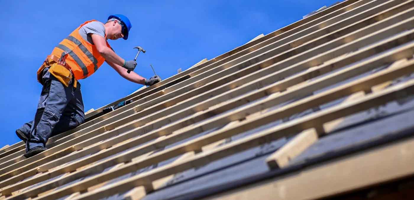 Charpente :  PÉRIOCHERÉNOV 06 artisan charpentier dans les Alpes-Maritimes (06) et le Var (83) : travaux de charpente toiture et rénovation bois. Traitement des bois de charpente