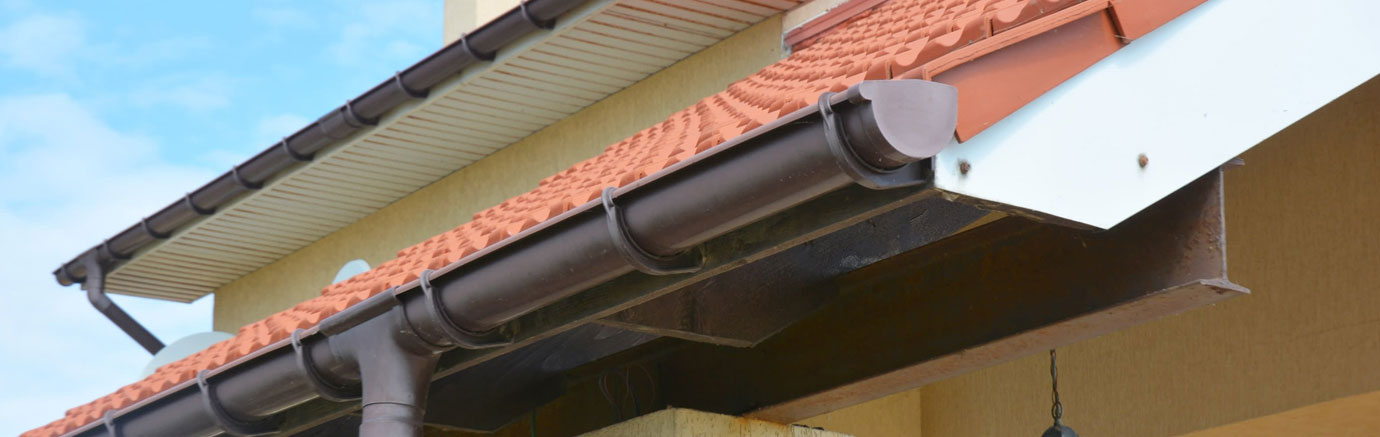 Zinguerie : -  PÉRIOCHERÉNOV 06  - Artisan zingueur dans les Alpes-Maritimes (06) et le Var (83) : Installation de gouttière, chéneaux, noues, habillage bande de rives, pied de cheminée ...  