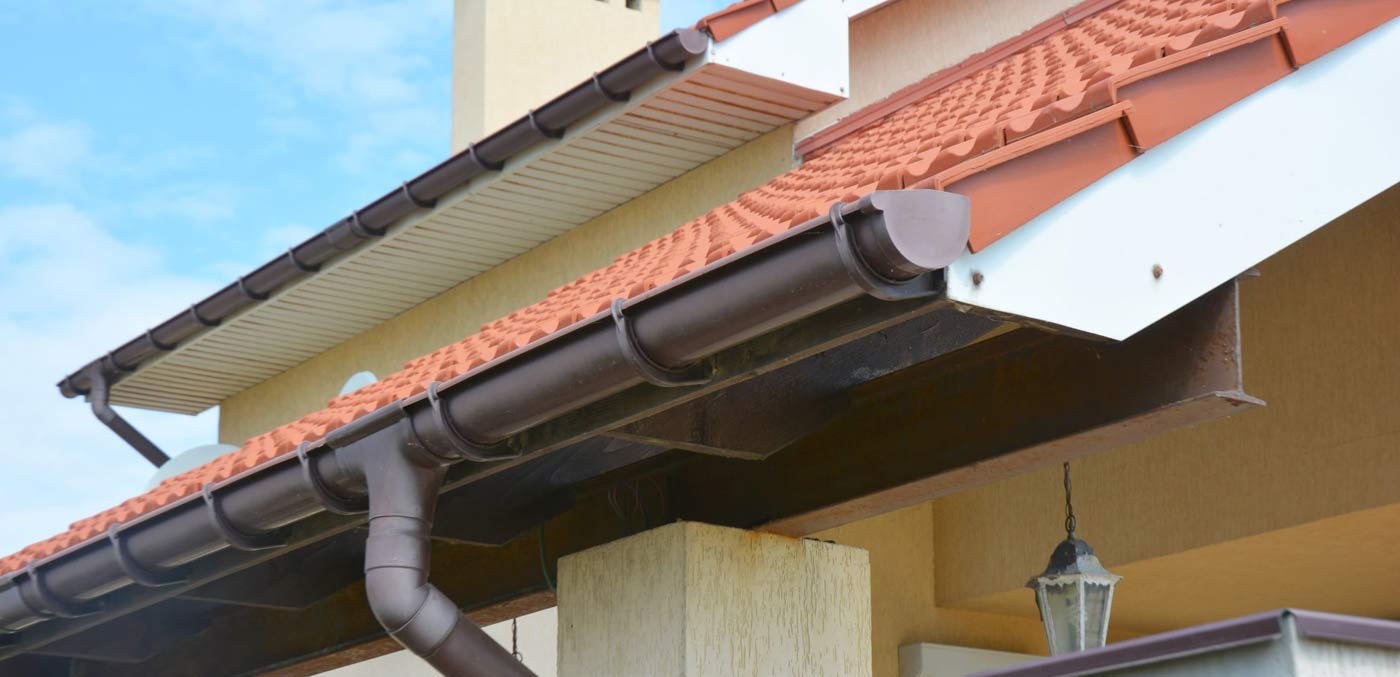 Zinguerie : -  PÉRIOCHERÉNOV 06  - Artisan zingueur dans les Alpes-Maritimes (06) et le Var (83) : Installation de gouttière, chéneaux, noues, habillage bande de rives, pied de cheminée ...  